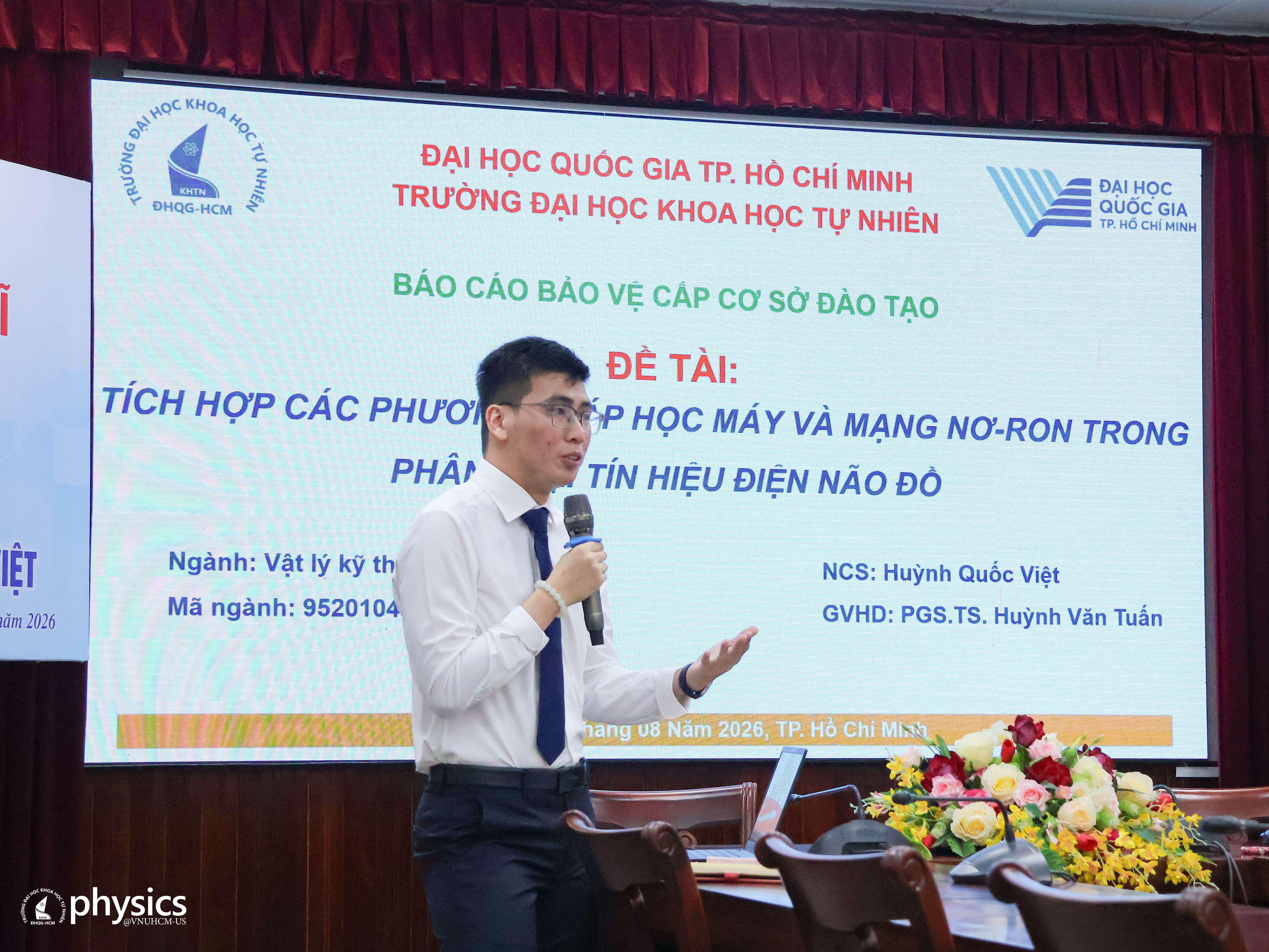 Chúc mừng NCS. Huỳnh Quốc Việt bảo vệ thành công luận án tiến sĩ ngành Vật lý kỹ thuật