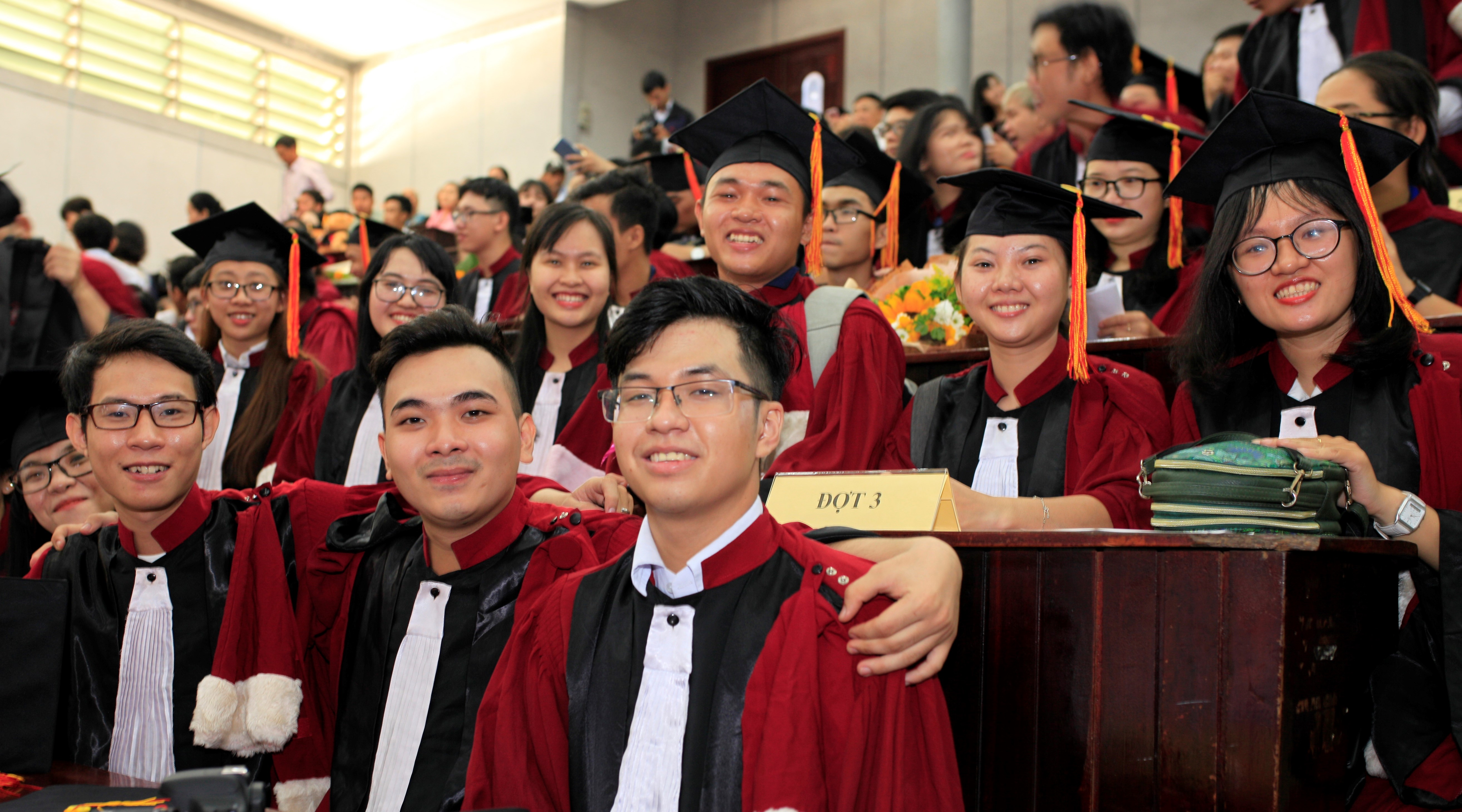 Nghiên cứu khoa học tại Khoa Vật lý