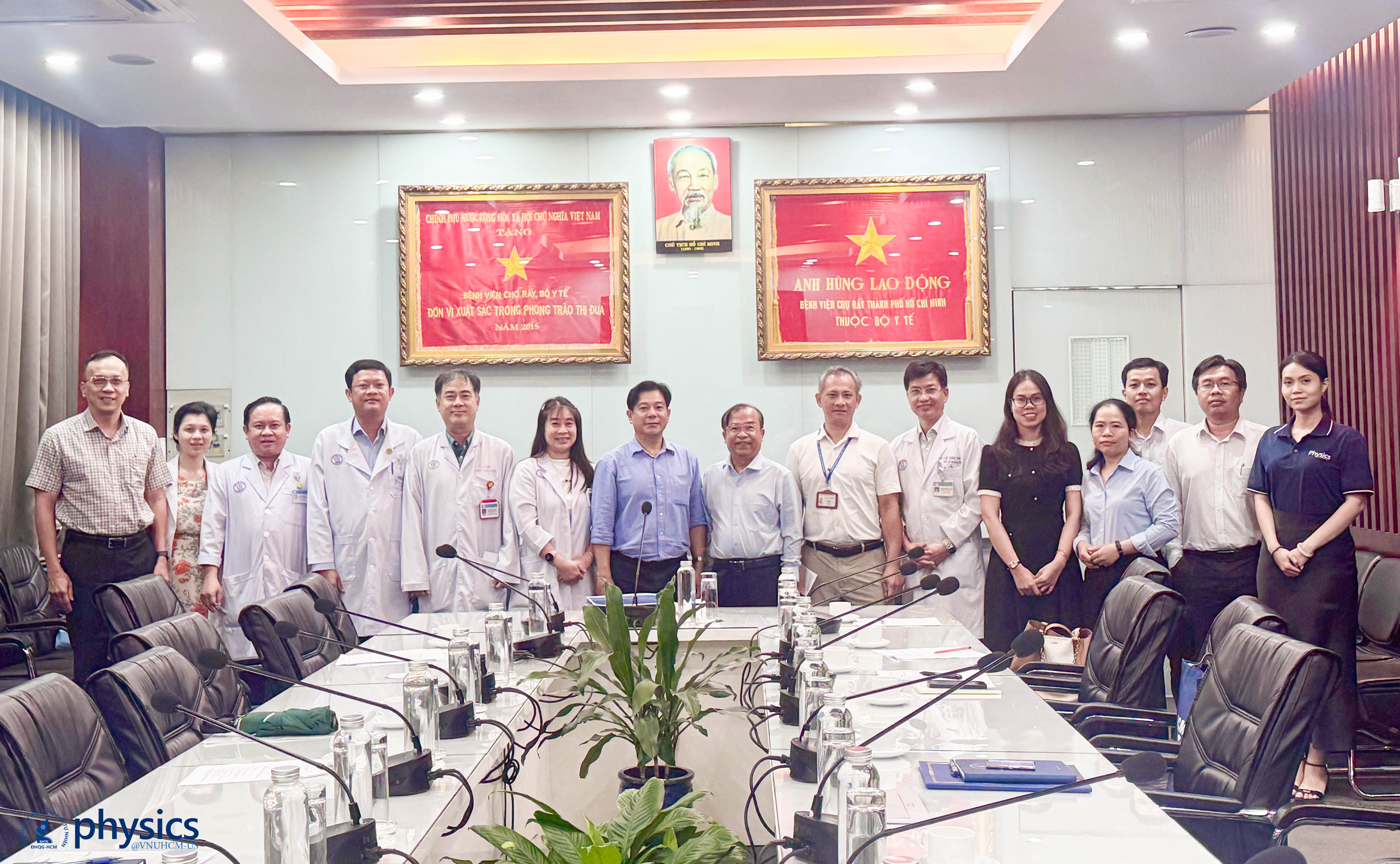Khoa Vật lý – Vật lý kỹ thuật tăng cường hợp tác với Bệnh viện Chợ Rẫy trong đào tạo và nghiên cứu Vật lý y khoa