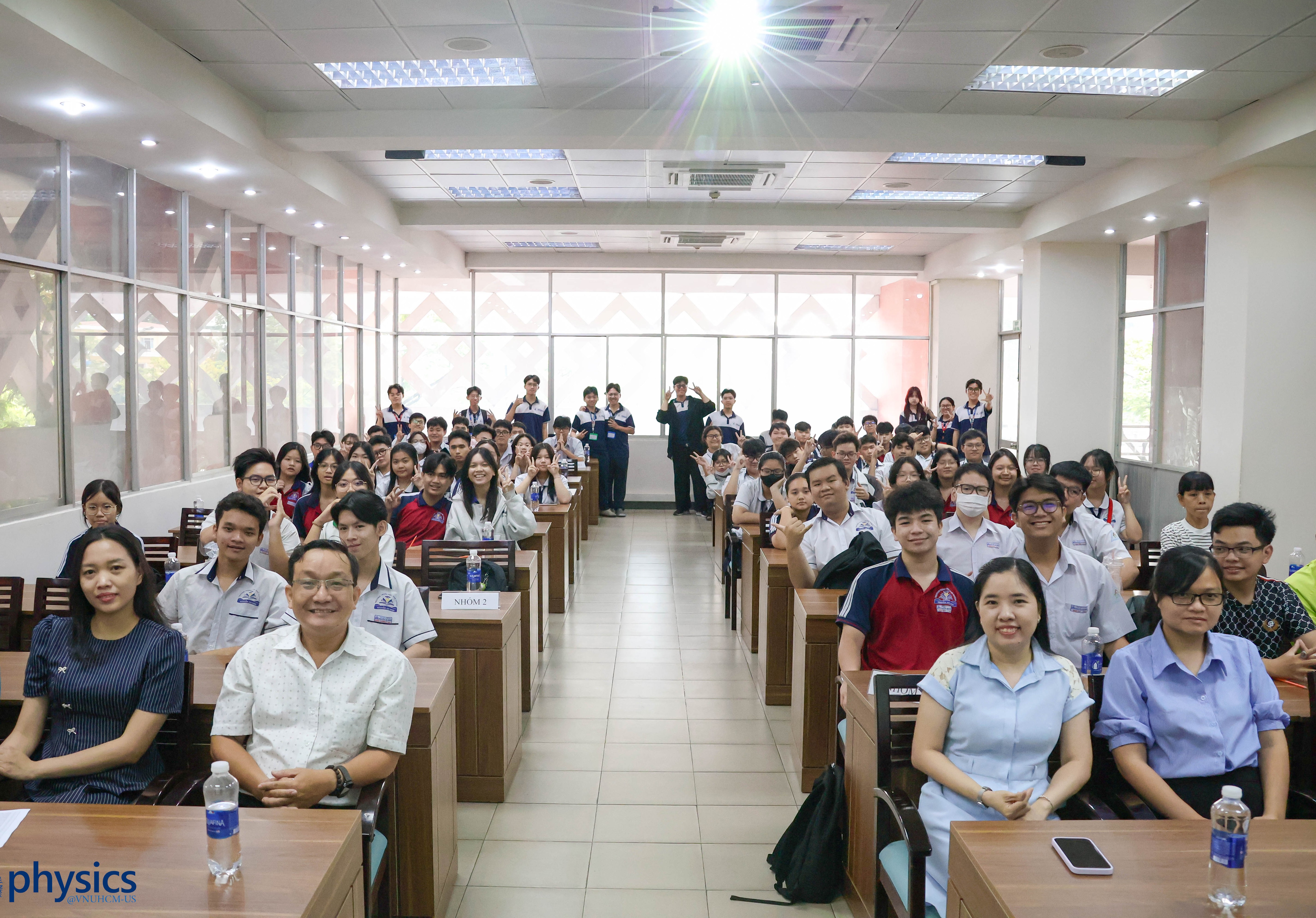 Trải nghiệm không gian học tập và nghiên cứu cùng học sinh trường THPT Nguyễn An Ninh
