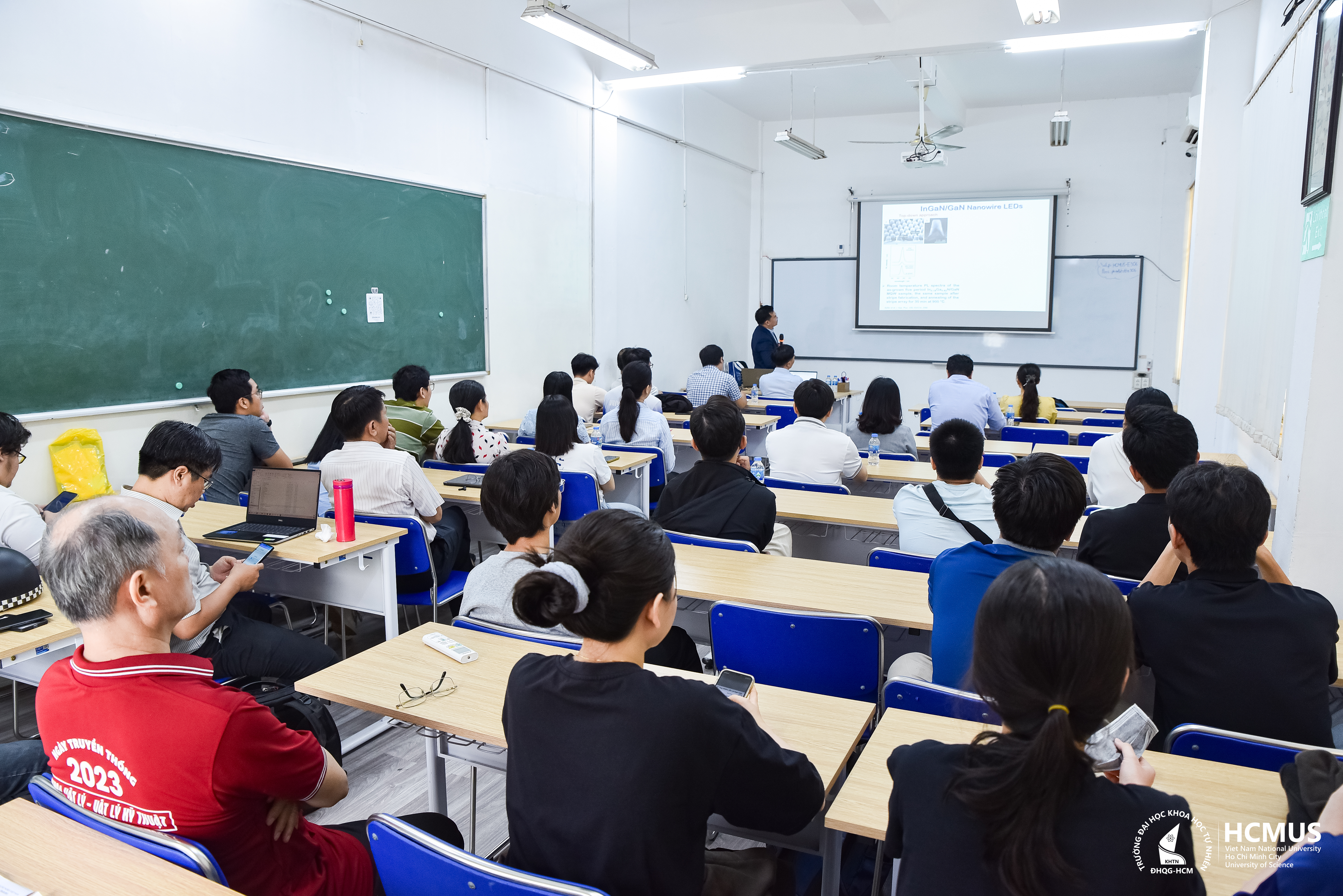 Seminar khoa học: Ứng dụng của vật liệu dây Nano III-Nitride trong thiết bị quang điện tử