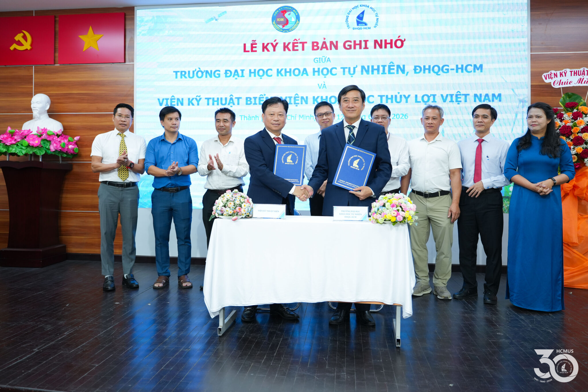 Trường Đại học Khoa học tự nhiên ký kết hợp tác với Viện Kỹ thuật Biển và REECO TECH