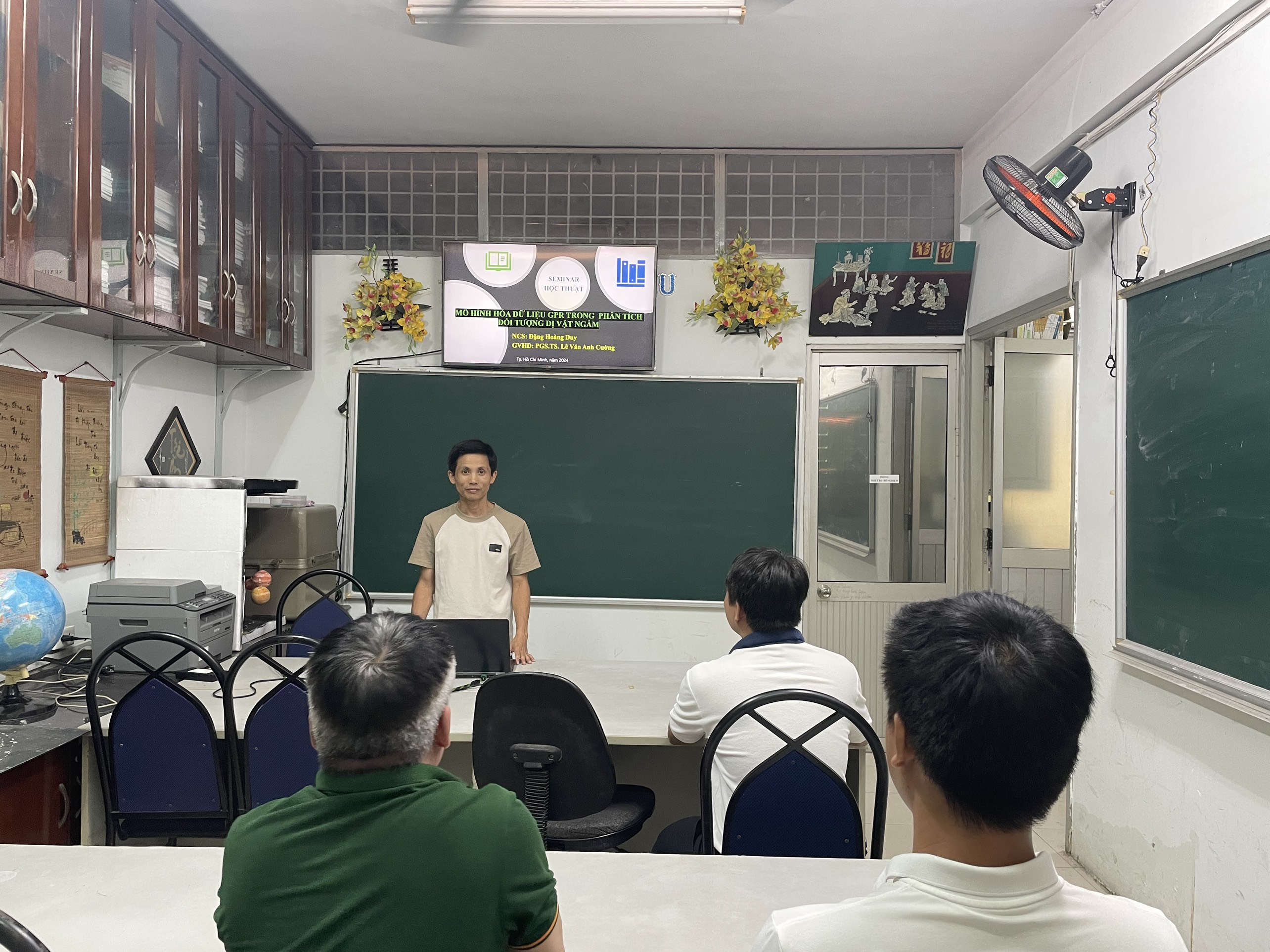 BUỔI BÁO CÁO SEMINAR HỌC THUẬT TẠI BỘ MÔN VẬT LÝ ĐỊA CẦU