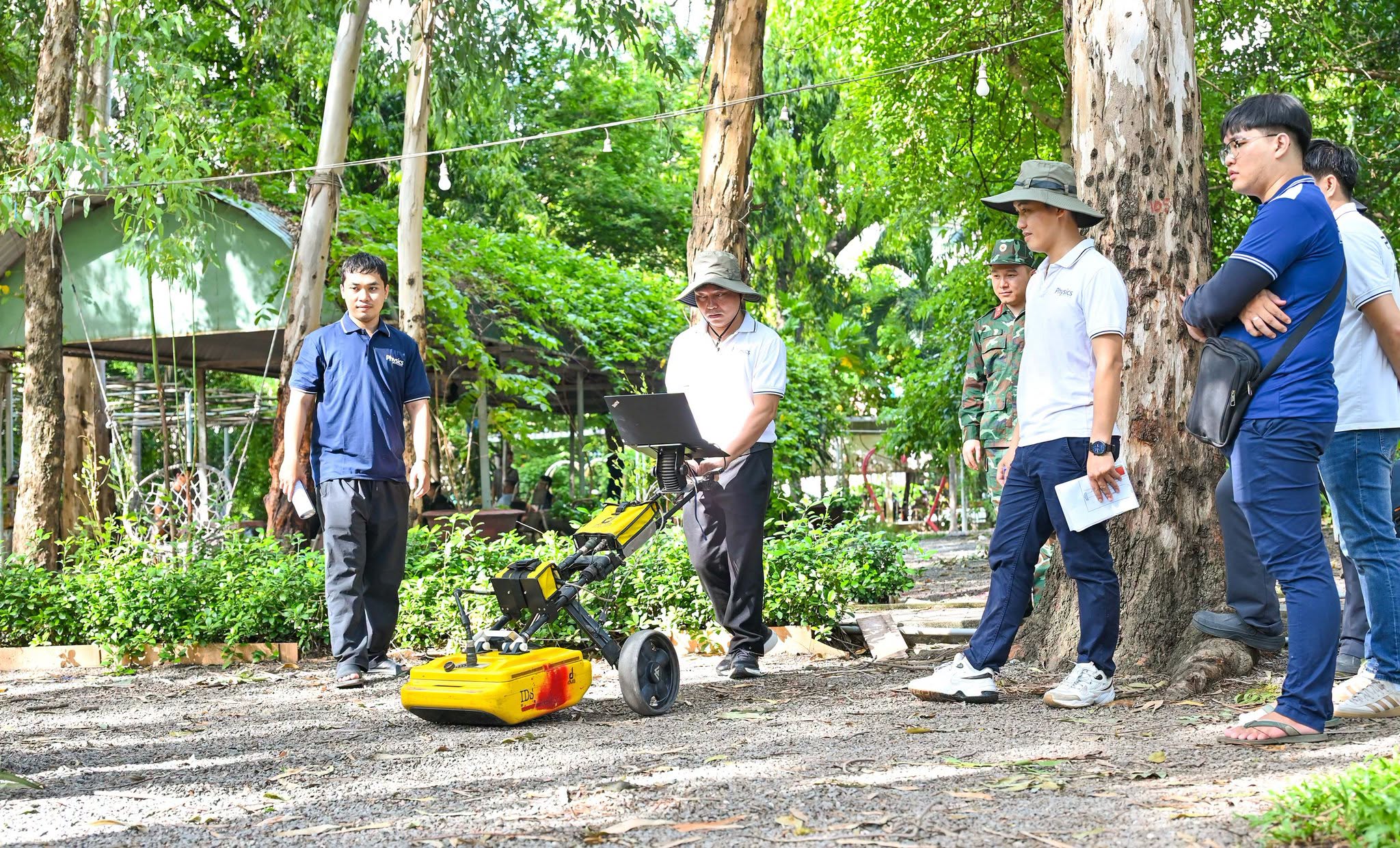 ỨNG DỤNG VẬT LÝ ĐỊA CẦU TRONG CÔNG TÁC ĐỀN ƠN ĐÁP NGHĨA: DẤU ẤN TỪ CHIẾN DỊCH TÌM KIẾM HÀI CỐT LIỆT SĨ TẠI CÔNG VIÊN LÊ THỊ RIÊNG